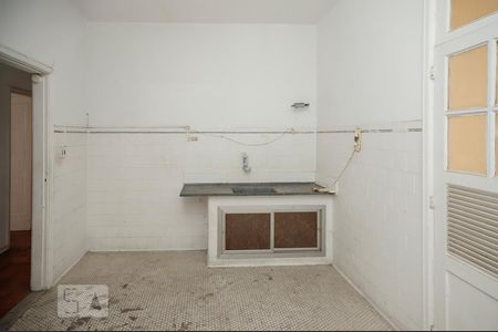 Apartamento para alugar com 99m², 3 quartos e sem vaga Apartamento para alugar com 99m², 3 quartos e sem vagaCozinha