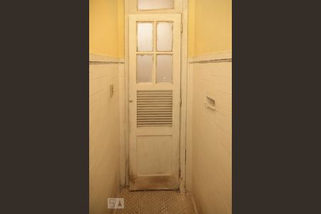 Apartamento para alugar com 99m², 3 quartos e sem vaga Apartamento para alugar com 99m², 3 quartos e sem vagaBanheiro de Serviço