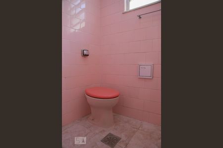 Casa de condomínio para alugar com 198m², 4 quartos e sem vaga Casa de condomínio para alugar com 198m², 4 quartos e sem vagaBanheiro Social 1