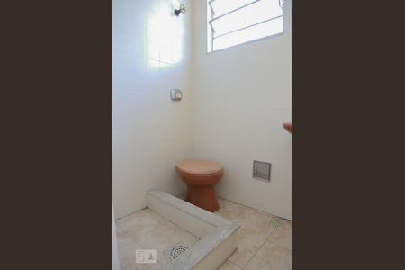 Casa de condomínio para alugar com 198m², 4 quartos e sem vaga Casa de condomínio para alugar com 198m², 4 quartos e sem vagaBanheiro 3