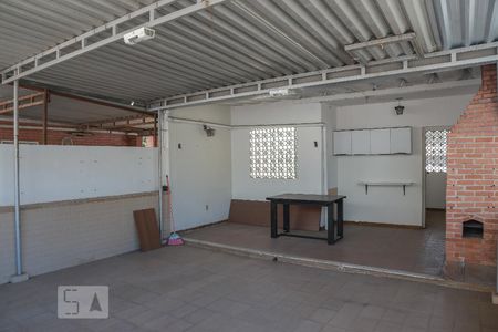 Casa de condomínio para alugar com 198m², 4 quartos e sem vaga Casa de condomínio para alugar com 198m², 4 quartos e sem vagaTerraço