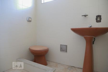 Casa de condomínio para alugar com 198m², 4 quartos e sem vaga Casa de condomínio para alugar com 198m², 4 quartos e sem vagaBanheiro 3