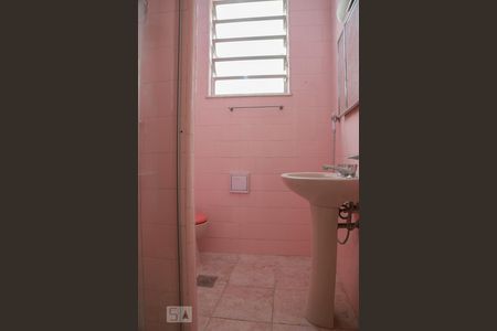 Casa de condomínio para alugar com 198m², 4 quartos e sem vaga Casa de condomínio para alugar com 198m², 4 quartos e sem vagaBanheiro Social 1