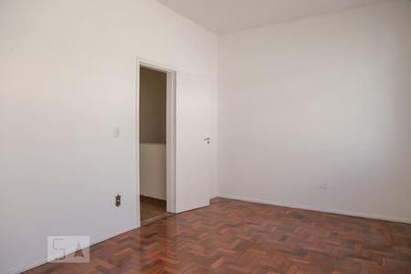 Casa de condomínio para alugar com 198m², 4 quartos e sem vaga Casa de condomínio para alugar com 198m², 4 quartos e sem vagaQuarto 2