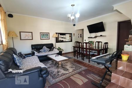 Sala de casa à venda com 3 quartos, 218m² em Vila Morse, São Paulo