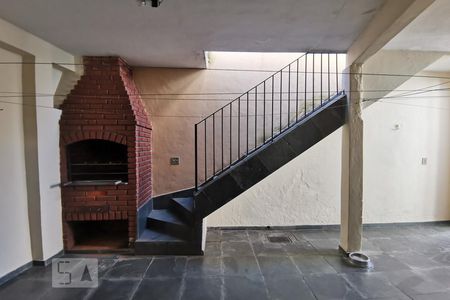 Casa à venda com 218m², 3 quartos e 5 vagasChurrasquerira