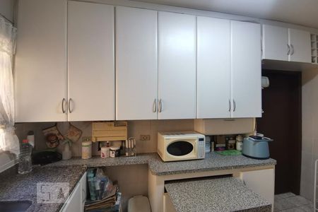 Casa à venda com 218m², 3 quartos e 5 vagasCozinha - Armários