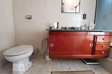 Casa à venda com 218m², 3 quartos e 5 vagasDetalhe do Banheiro da Suíte