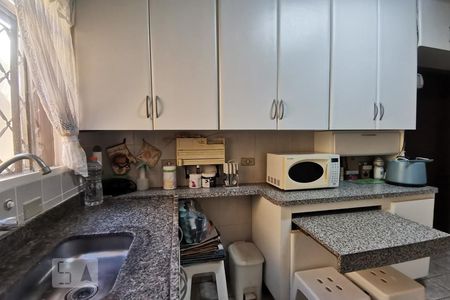 Casa à venda com 218m², 3 quartos e 5 vagasCozinha - Armários