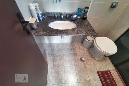 Casa à venda com 218m², 3 quartos e 5 vagasBanheiro Corredor