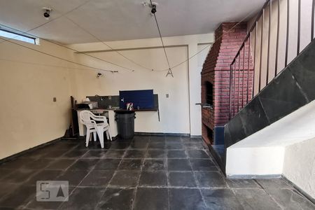 Casa à venda com 218m², 3 quartos e 5 vagasChurrasqueira