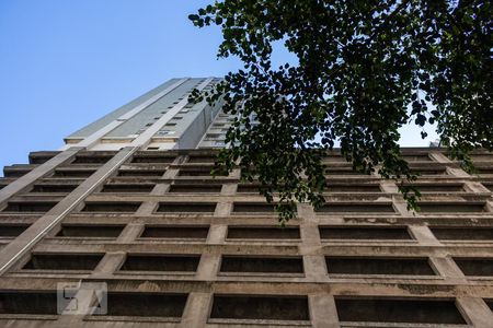 Apartamento à venda com 54m², 1 quarto e 1 vagaFachada