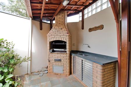 Casa à venda com 180m², 3 quartos e 3 vagasChurrasqueira