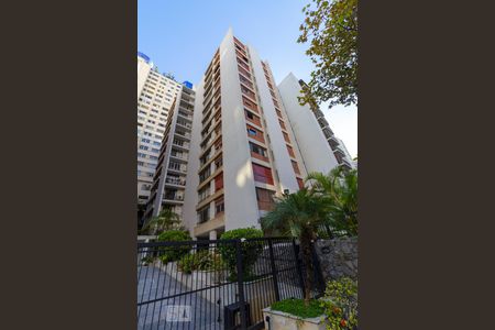 Apartamento à venda com 216m², 3 quartos e 2 vagasFachada