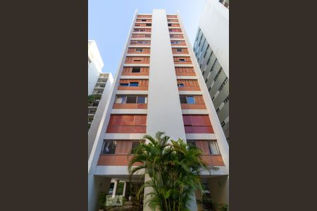 Apartamento à venda com 216m², 3 quartos e 2 vagasFachada