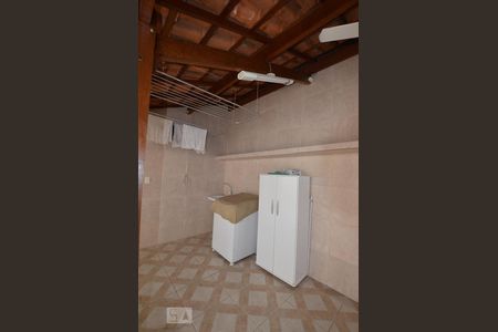 Casa de condomínio à venda com 70m², 2 quartos e 1 vagaÁrea de serviço
