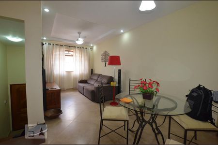 Sala de casa de condomínio à venda com 2 quartos, 70m² em Riachuelo, Rio de Janeiro