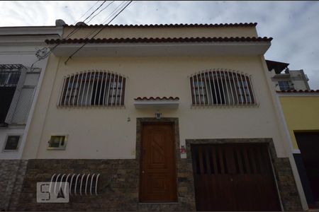 Casa de condomínio à venda com 70m², 2 quartos e 1 vagaFachada