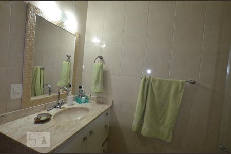 Casa de condomínio à venda com 70m², 2 quartos e 1 vagaBanheiro da suite