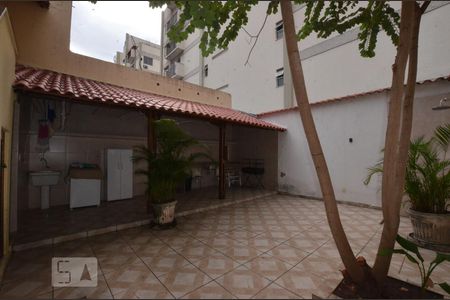 Casa de condomínio à venda com 70m², 2 quartos e 1 vagaÁrea de serviço