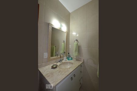 Casa de condomínio à venda com 70m², 2 quartos e 1 vagaBanheiro da suite