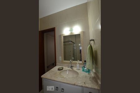 Casa de condomínio à venda com 70m², 2 quartos e 1 vagaBanheiro da suite
