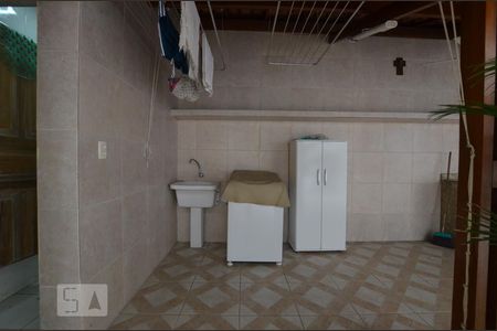 Casa de condomínio à venda com 70m², 2 quartos e 1 vagaÁrea de serviço