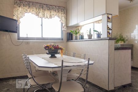 Apartamento à venda com 147m², 3 quartos e 2 vagas Apartamento à venda com 147m², 3 quartos e 2 vagasCozinha