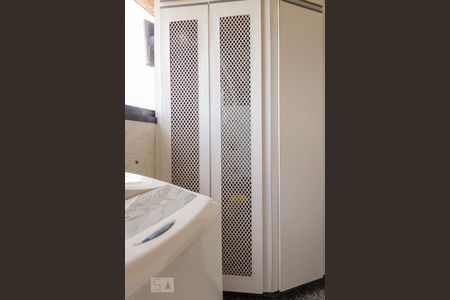 Apartamento à venda com 147m², 3 quartos e 2 vagas Apartamento à venda com 147m², 3 quartos e 2 vagasÁrea de Serviço