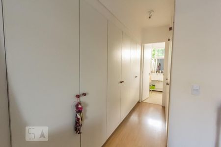 Casa à venda com 450m², 4 quartos e 4 vagas Casa à venda com 450m², 4 quartos e 4 vagasSuíte 1