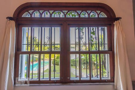 Casa à venda com 450m², 4 quartos e 4 vagas Casa à venda com 450m², 4 quartos e 4 vagasDetalhe Sala