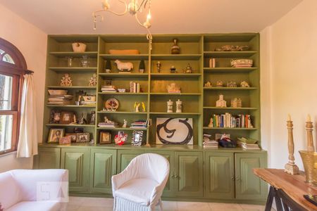 Casa à venda com 450m², 4 quartos e 4 vagas Casa à venda com 450m², 4 quartos e 4 vagasSala