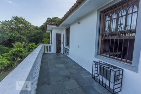 Casa à venda com 450m², 4 quartos e 4 vagas Casa à venda com 450m², 4 quartos e 4 vagasSuíte 1 varanda 2