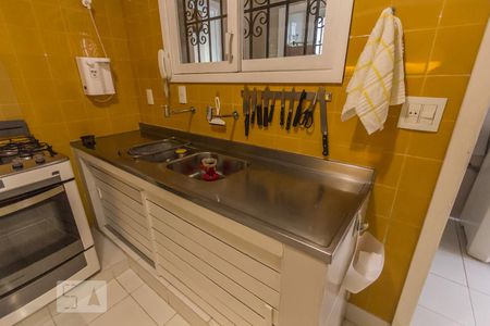 Casa à venda com 450m², 4 quartos e 4 vagas Casa à venda com 450m², 4 quartos e 4 vagasCozinha