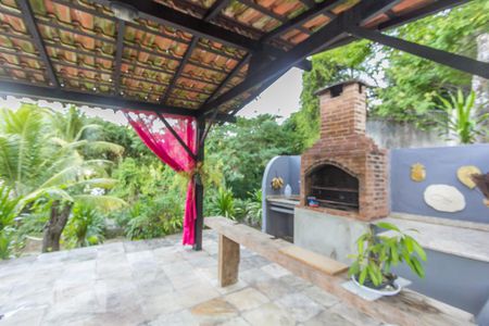 Casa à venda com 450m², 4 quartos e 4 vagas Casa à venda com 450m², 4 quartos e 4 vagasChurrasqueira