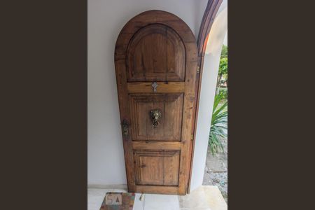 Casa à venda com 450m², 4 quartos e 4 vagas Casa à venda com 450m², 4 quartos e 4 vagasDetalhe Sala