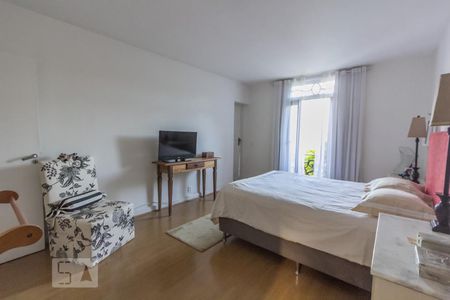 Casa à venda com 450m², 4 quartos e 4 vagas Casa à venda com 450m², 4 quartos e 4 vagasSuíte 1