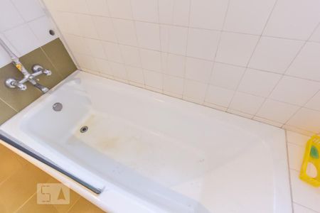 Casa à venda com 450m², 4 quartos e 4 vagas Casa à venda com 450m², 4 quartos e 4 vagasBanheiro Suíte 2