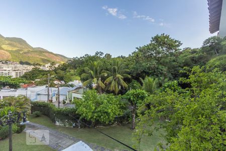 Casa à venda com 450m², 4 quartos e 4 vagas Casa à venda com 450m², 4 quartos e 4 vagasSuíte 1 varanda 2 vista