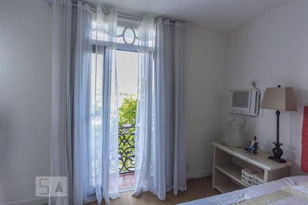 Casa à venda com 450m², 4 quartos e 4 vagas Casa à venda com 450m², 4 quartos e 4 vagasSuíte 1 varanda 1