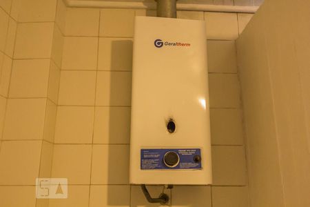 Casa à venda com 450m², 4 quartos e 4 vagas Casa à venda com 450m², 4 quartos e 4 vagasBanheiro Suíte 2