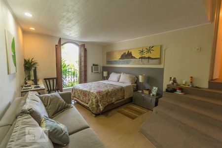 Casa à venda com 450m², 4 quartos e 4 vagas Casa à venda com 450m², 4 quartos e 4 vagasSuíte 2