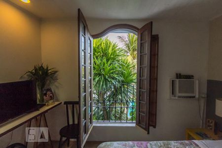 Casa à venda com 450m², 4 quartos e 4 vagas Casa à venda com 450m², 4 quartos e 4 vagasSuíte 2