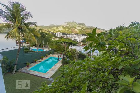 Casa à venda com 450m², 4 quartos e 4 vagas Casa à venda com 450m², 4 quartos e 4 vagasSuíte 1 varanda 1 vista