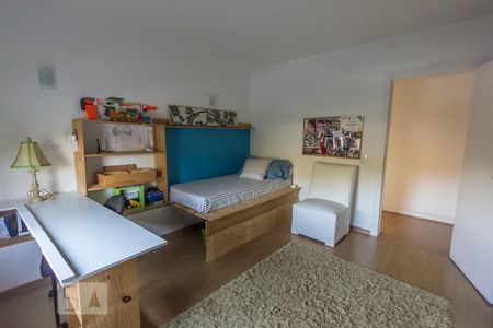 Casa à venda com 450m², 4 quartos e 4 vagas Casa à venda com 450m², 4 quartos e 4 vagasQuarto 1