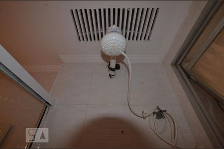 Apartamento à venda com 52m², 2 quartos e 1 vagaDetalhe do banheiro