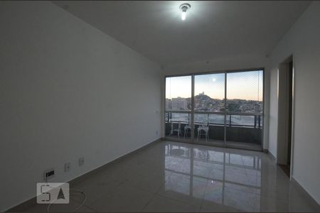 Sala de apartamento à venda com 2 quartos, 78m² em Olaria, Rio de Janeiro