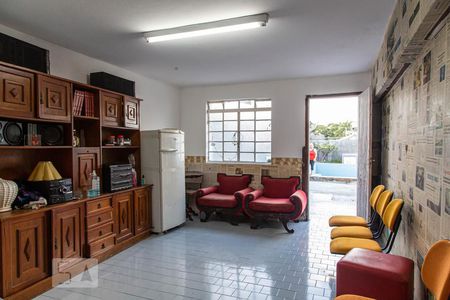 Casa à venda com 220m², 3 quartos e 6 vagasÁrea externa