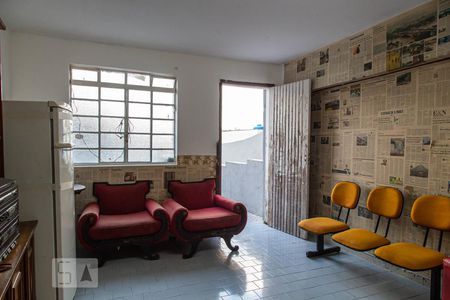 Casa à venda com 220m², 3 quartos e 6 vagasÁrea externa