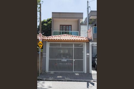 Casa para alugar com 70m², 2 quartos e 1 vagaFachada